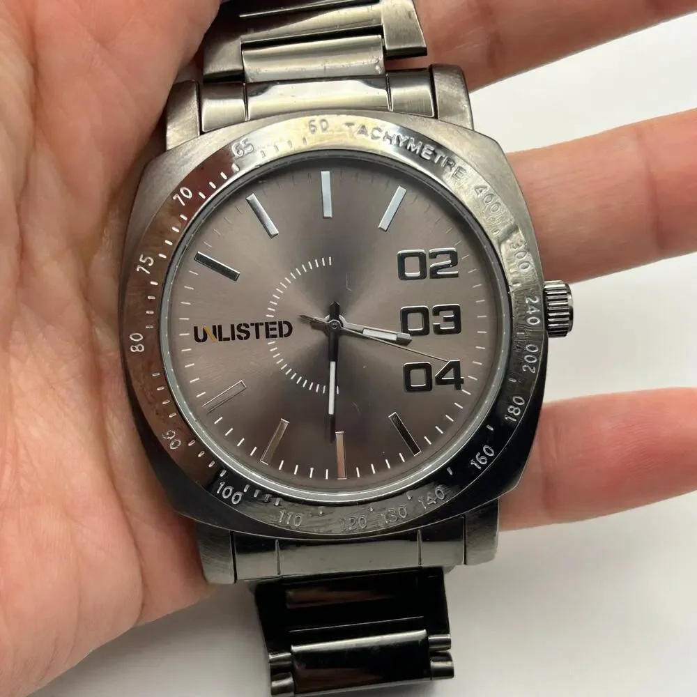 Unlisted Ul5120 Metallic Gray Stainless Steel Men’s Watch Working New Battery